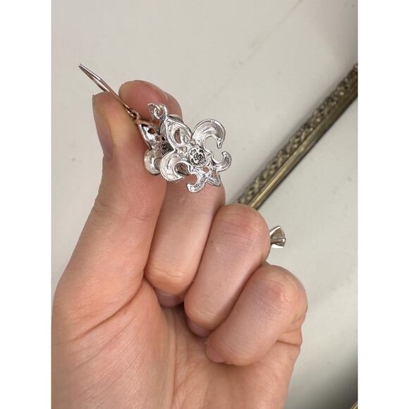 Set of three Silver Tone Vintage Earrings, Silver Heart Studs, Leave Drop Earrin - Picture 9 of 10